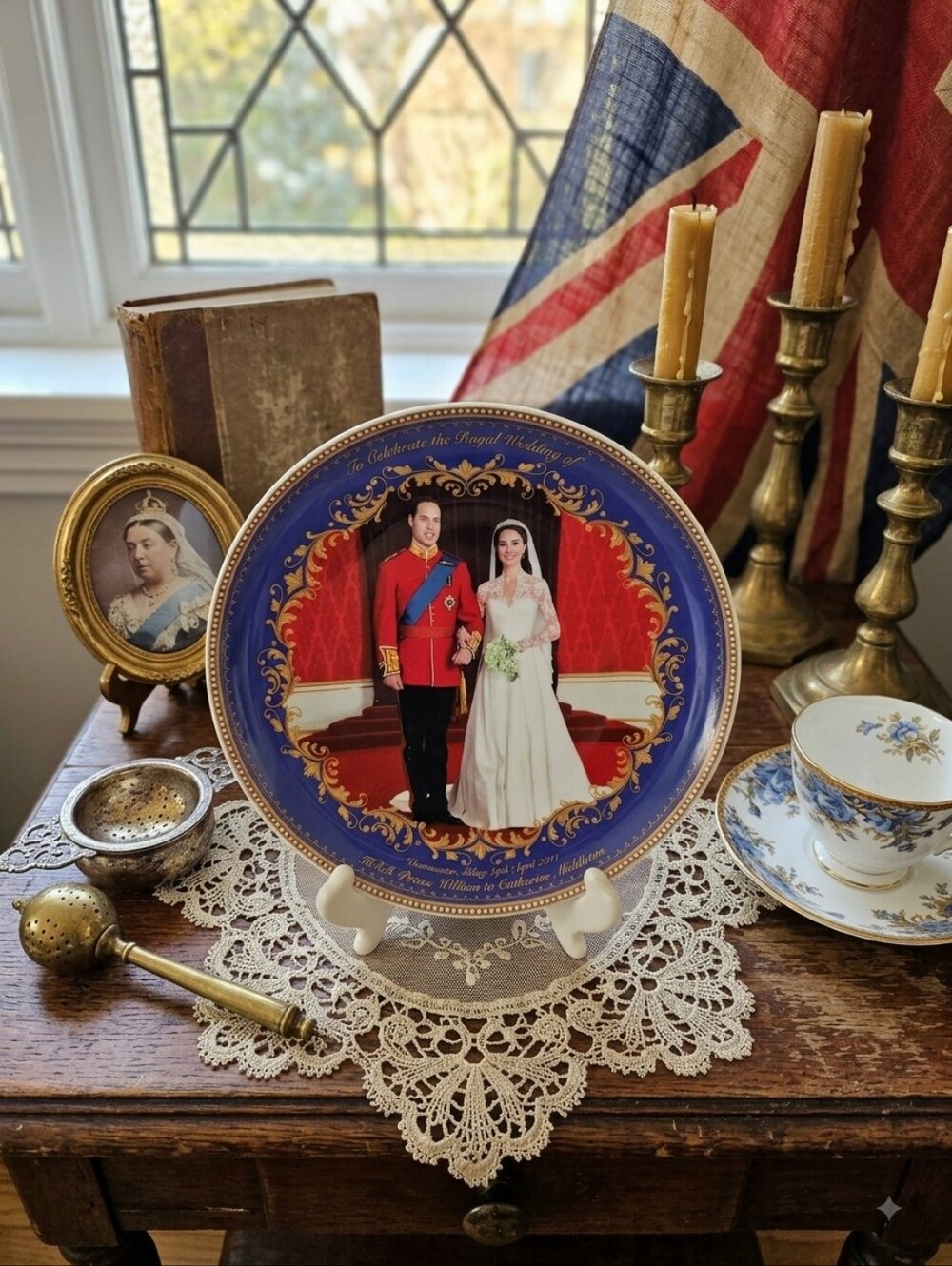 ​McIntosh Fine Bone China Royal Wedding Plate - Prince William & Kate (2011)